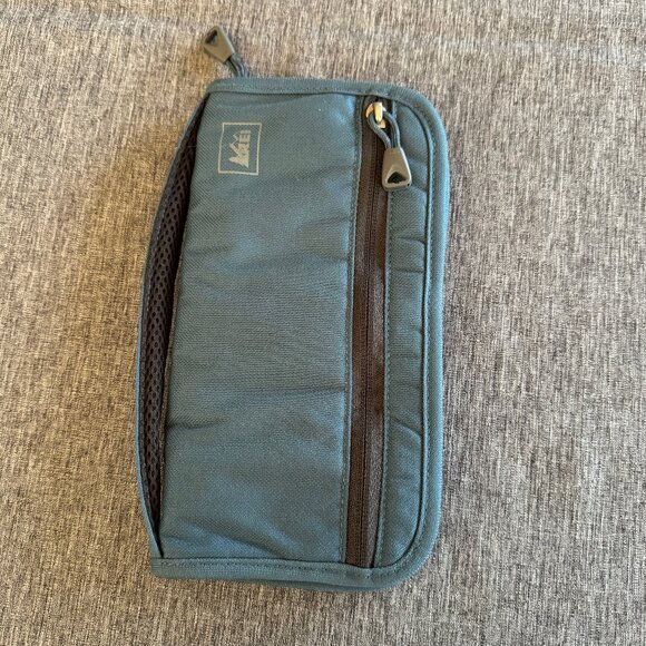 REI wallet with multiple compartments, great for travel, blue, NWOT, zips closed - Picture 1 of 3